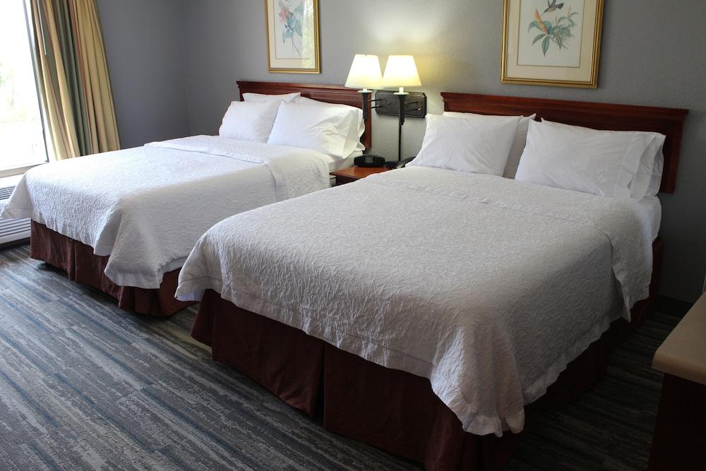 Hampton Inn By Hilton Panama City Beach Upper Grand Lagoon Exterior photo