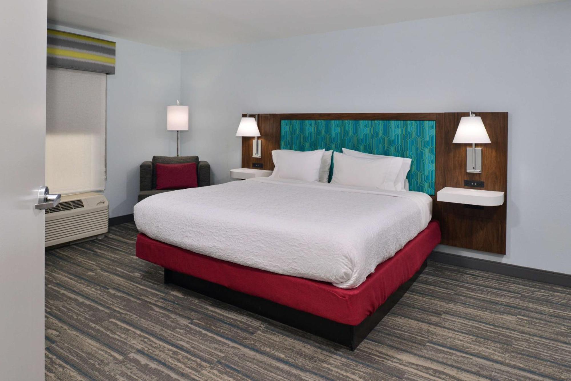 Hampton Inn By Hilton Panama City Beach Upper Grand Lagoon Exterior photo
