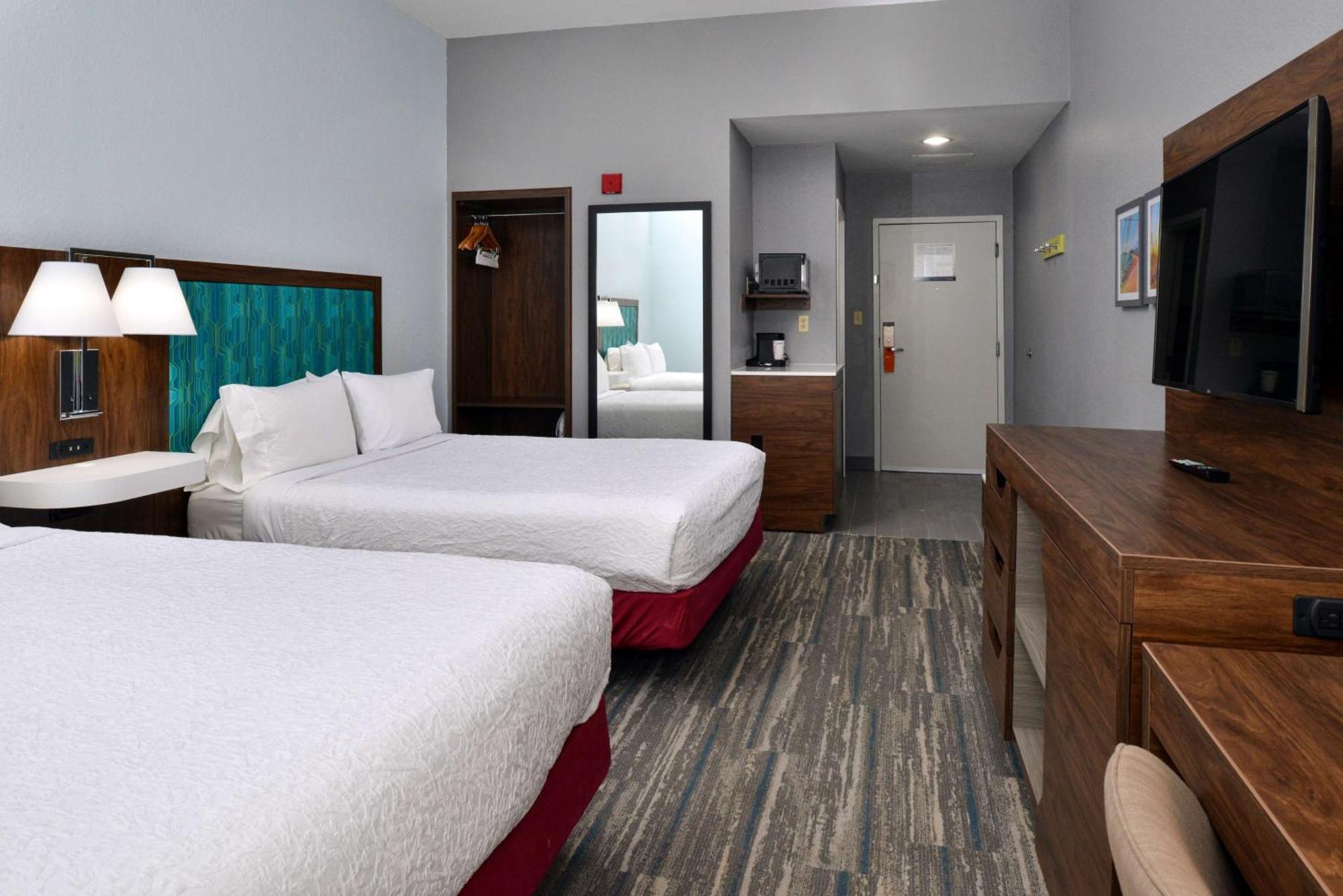 Hampton Inn By Hilton Panama City Beach Upper Grand Lagoon Exterior photo